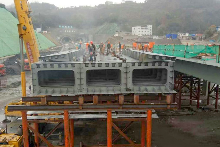 8th Span Steel Box Girder of Section 3, Fengxin Express Line, Zunyi City, Guizhou Province